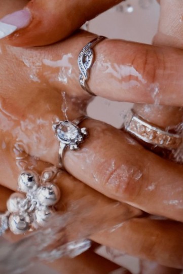 Come pulire i gioielli in argento